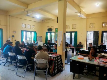 Rapat koordinasi peminjaman lapangan desa pakisan